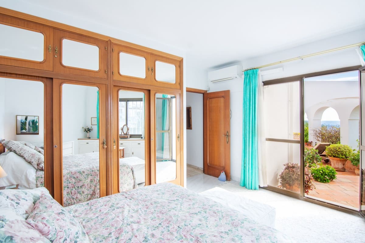 2 sypialnia Willa na sprzedaż w Nerja z basenem garażem - 849 000 € (Ref: 9385071)