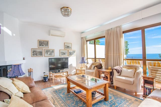 2 sypialnia Willa na sprzedaż w Burriana, Nerja z basenem garażem - 849 000 € (Ref: 9385071)