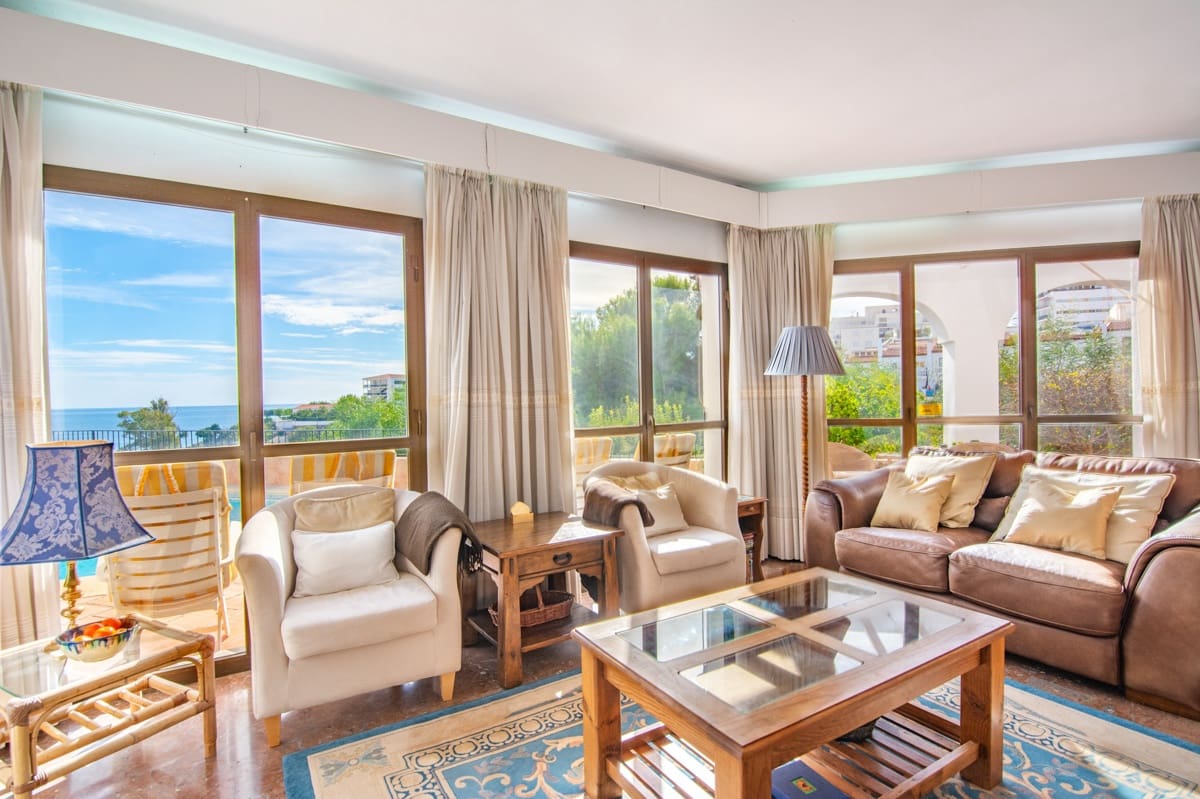 2 sypialnia Willa na sprzedaż w Nerja z basenem garażem - 849 000 € (Ref: 9385071)