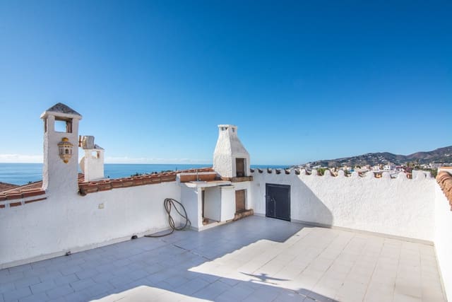 4 camera da letto Villa in vendita in Burriana, Nerja con piscina garage - 699.000 € (Rif: 9430722)