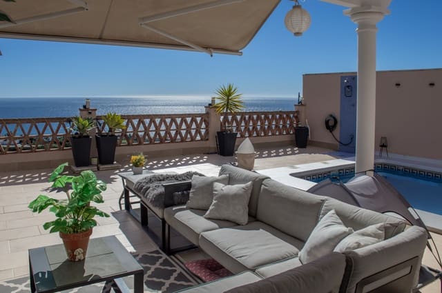 3 quarto Moradia para venda em El Peñoncillo, Torrox com piscina - 795 000 € (Ref: 9610759)