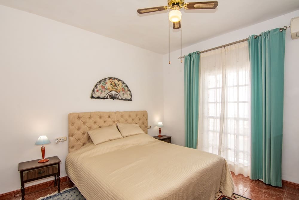 6 bedroom Townhouse for sale in Torrox - € 299,000 (Ref: 9618873)