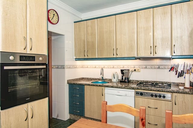 6 soveværelse Byhus til salg i Torrox Pueblo, Torrox - € 299.000 (Ref: 9618873)