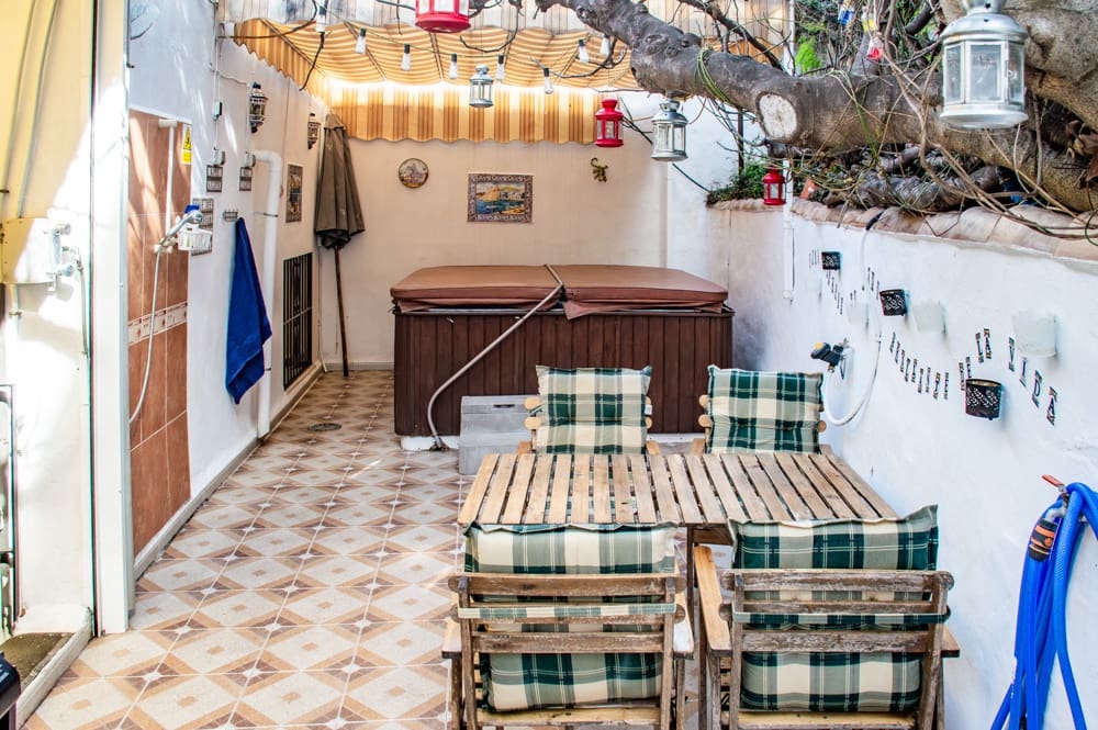 6 bedroom Townhouse for sale in Torrox - € 299,000 (Ref: 9618873)