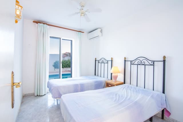 7 soverom Villa til salgs i Burriana, Nerja med svømmebasseng - € 699 000 (Ref: 9780221)