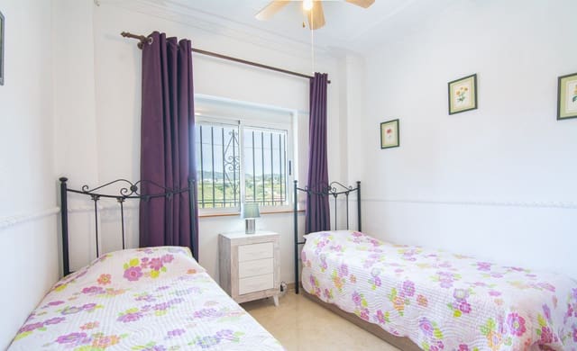 2 soveværelse Lejlighed til salg i Nerja med swimmingpool - € 299.000 (Ref: 9790766)