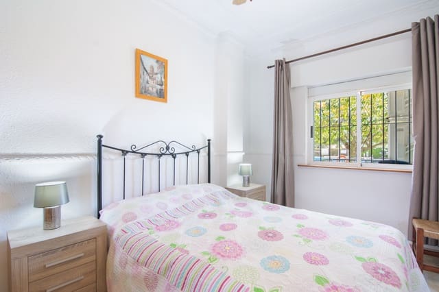 2 soveværelse Lejlighed til salg i Nerja med swimmingpool - € 299.000 (Ref: 9790766)