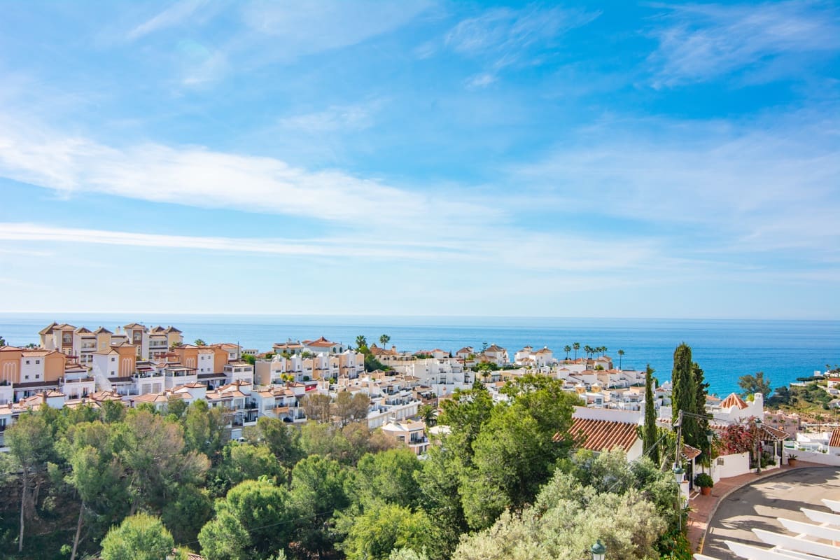 3 sypialnia Willa na sprzedaż w Nerja z basenem garażem - 799 000 € (Ref: 9790767)