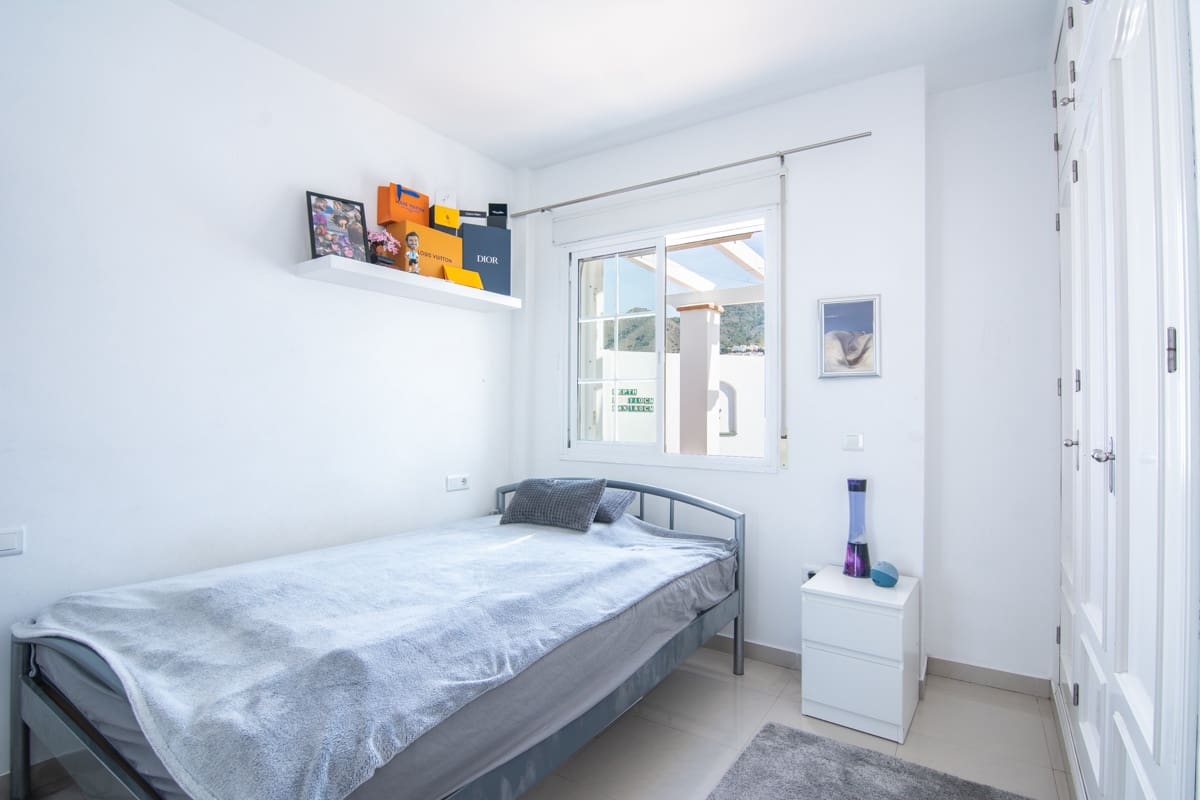 3 sypialnia Willa na sprzedaż w Nerja z basenem garażem - 799 000 € (Ref: 9790767)