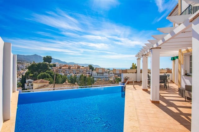 3 chambre Villa/Maison à vendre à Burriana, Nerja avec piscine garage - 799 000 € (Ref: 9790767)