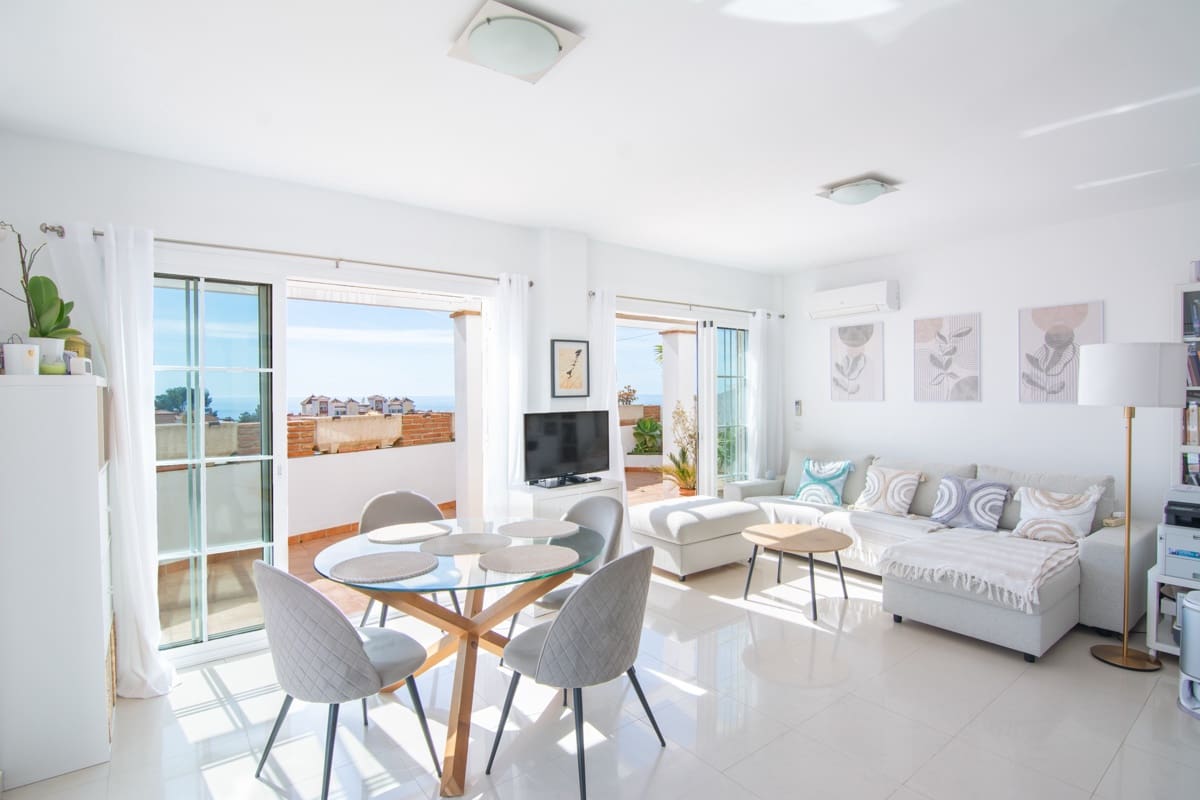 3 sypialnia Willa na sprzedaż w Nerja z basenem garażem - 799 000 € (Ref: 9790767)