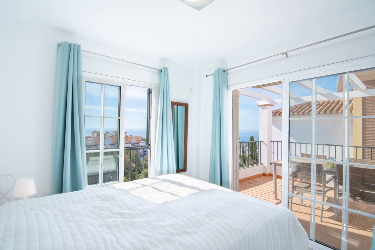 3 sypialnia Willa na sprzedaż w Nerja z basenem garażem - 799 000 € (Ref: 9790767)