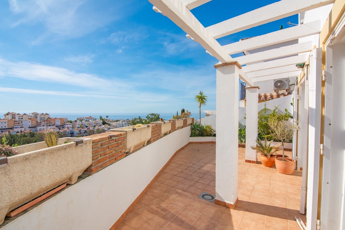 3 sypialnia Willa na sprzedaż w Nerja z basenem garażem - 799 000 € (Ref: 9790767)