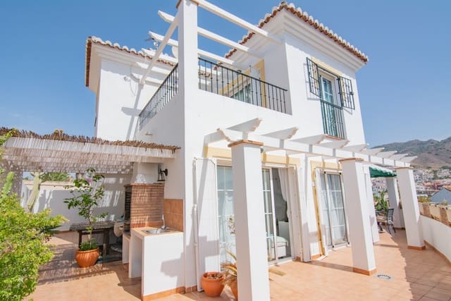 3 Zimmer Villa zu verkaufen in Burriana, Nerja mit Pool Garage - 799.000 € (Ref: 9790767)