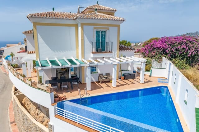 3 Zimmer Villa zu verkaufen in Burriana, Nerja mit Pool Garage - 799.000 € (Ref: 9790767)