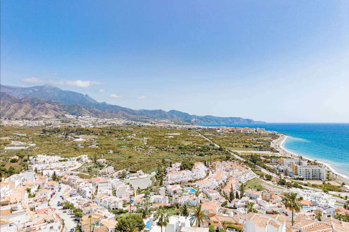 4 Zimmer Villa zu verkaufen in Nerja mit Pool - 1.750.000 € (Ref: 9807766)