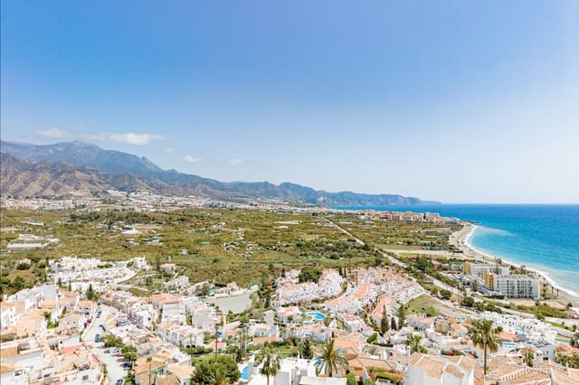 4 Zimmer Villa zu verkaufen in Nerja mit Pool - 1.750.000 € (Ref: 9807766)