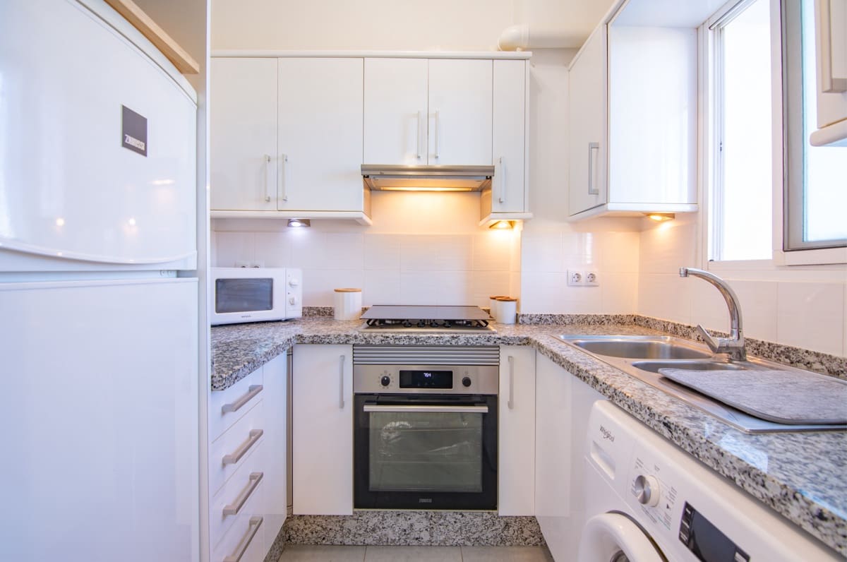 2 bedroom Apartment for sale in Nerja with pool - € 299,000 (Ref: 9838959)