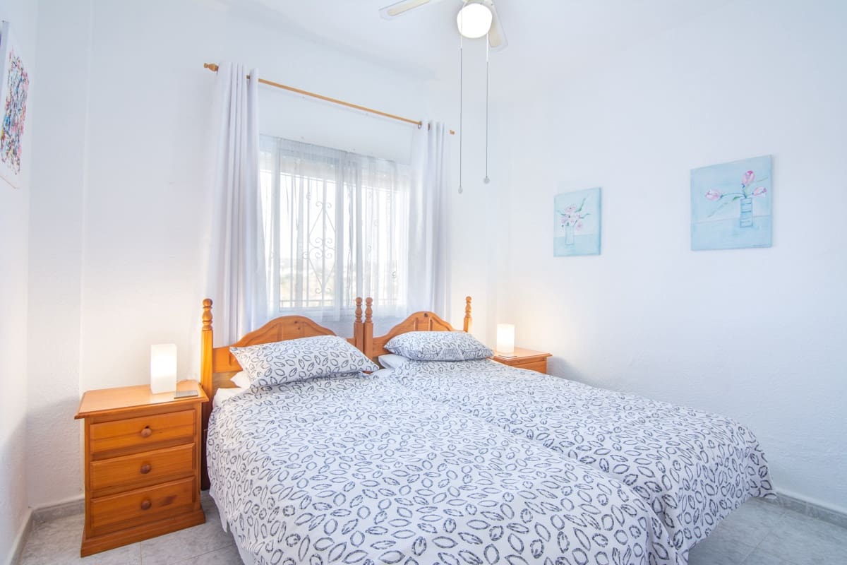 2 bedroom Apartment for sale in Nerja with pool - € 299,000 (Ref: 9838959)
