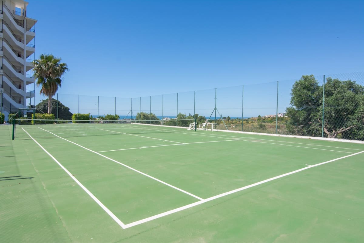 2 bedroom Apartment for sale in Nerja with pool - € 299,000 (Ref: 9838959)