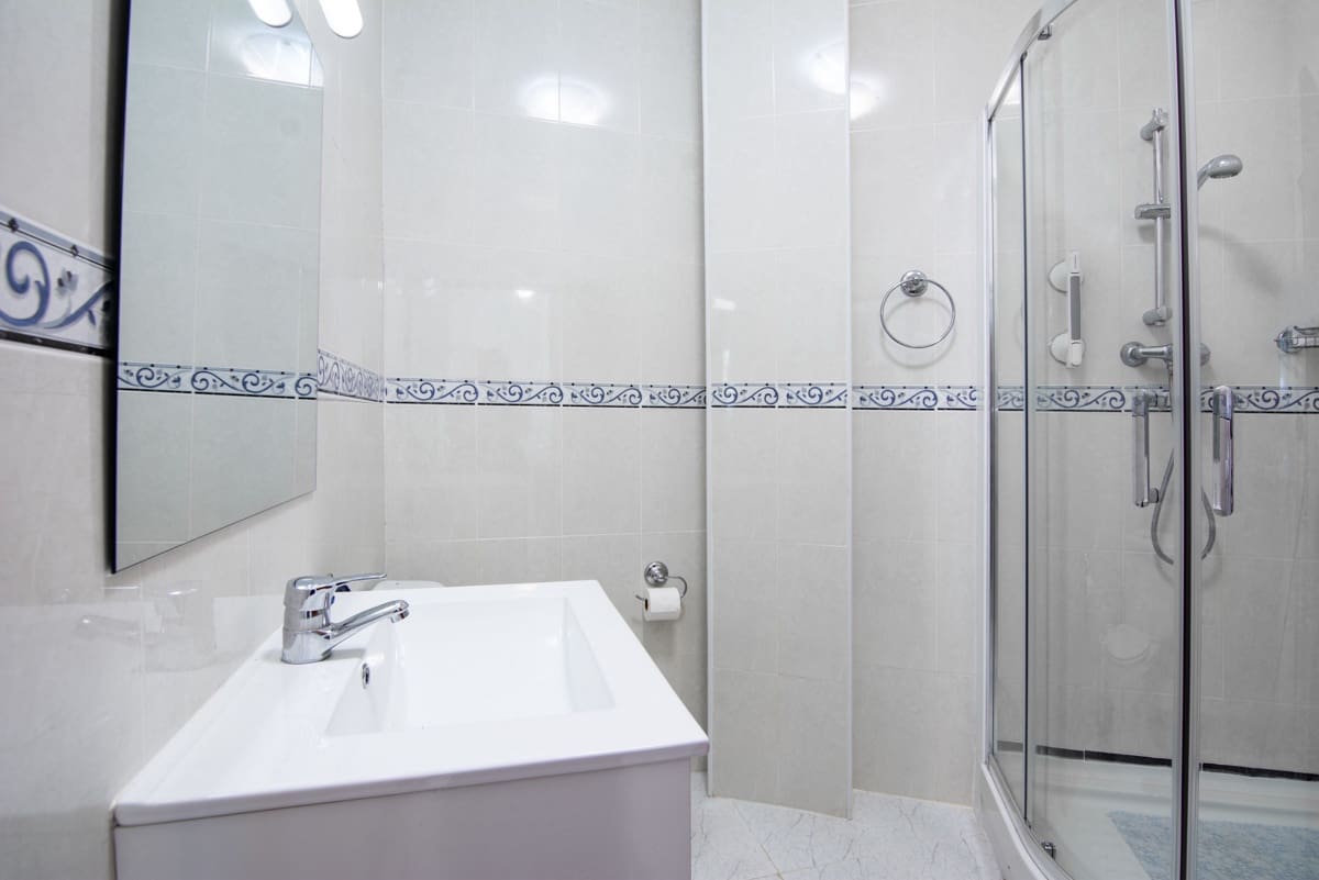 2 bedroom Apartment for sale in Nerja with pool - € 299,000 (Ref: 9838959)