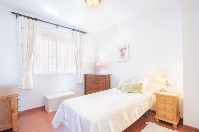 2 bedroom Apartment for sale in Burriana, Nerja with pool garage - € 359,000 (Ref: 9855058)