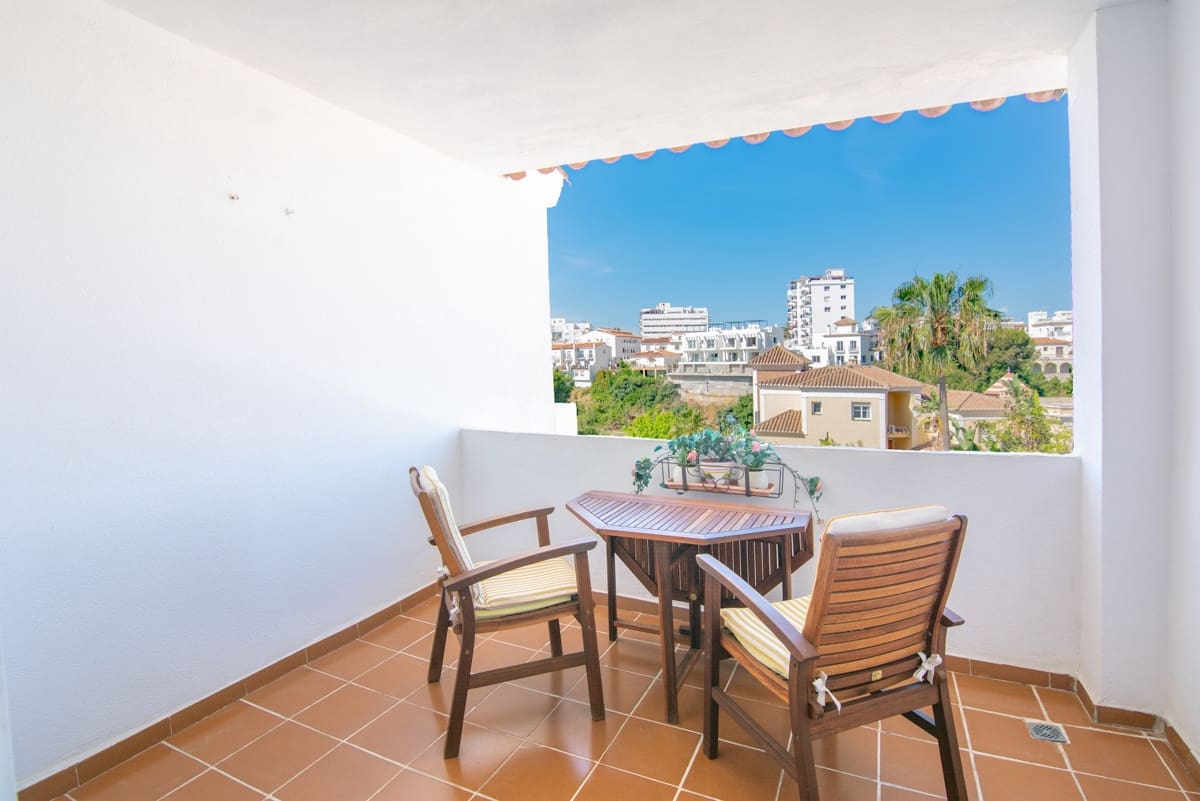 2 bedroom Apartment for sale in Nerja with pool garage - € 359,000 (Ref: 9855058)