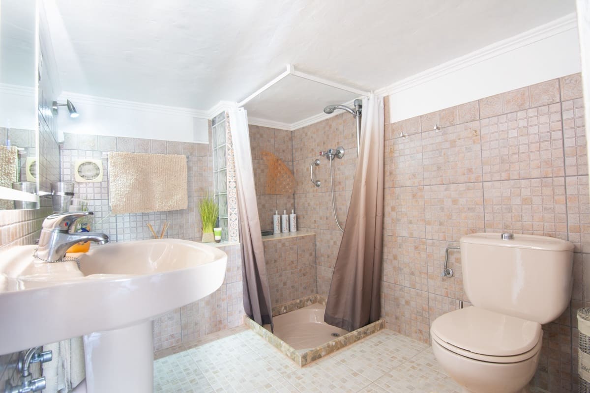 4 soveværelse Villa til salg i Nerja med swimmingpool - € 649.000 (Ref: 9866679)