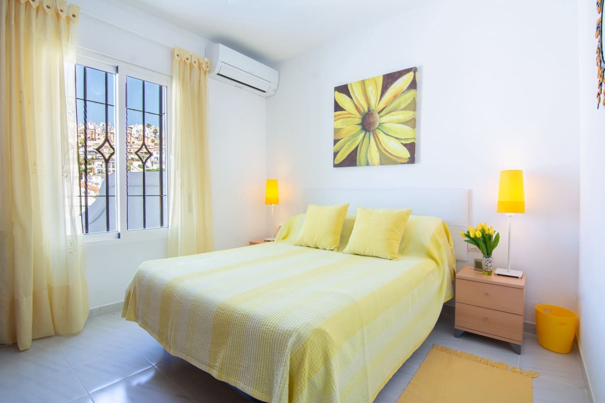 4 soveværelse Villa til salg i Nerja med swimmingpool - € 649.000 (Ref: 9866679)