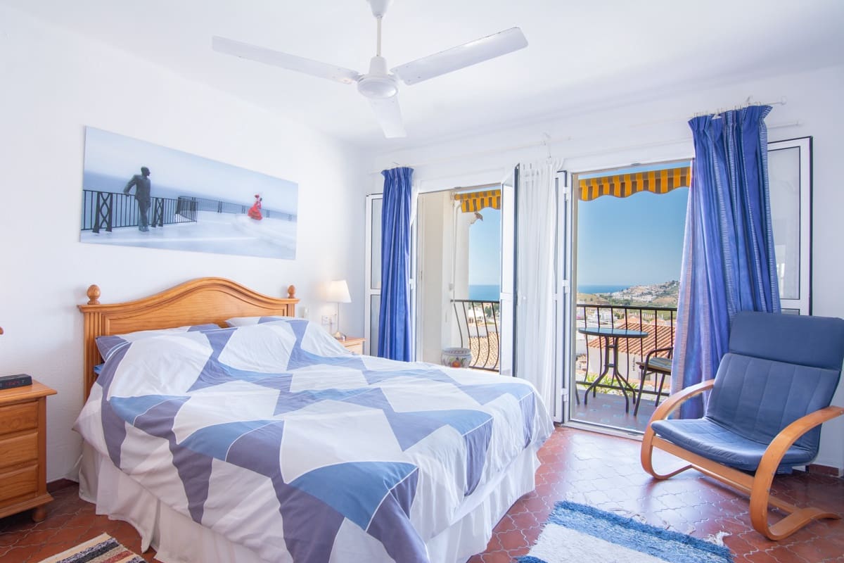 2 soveværelse Byhus til salg i Nerja med swimmingpool - € 365.000 (Ref: 9868287)