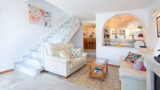 2 soveværelse Byhus til salg i Nerja med swimmingpool - € 365.000 (Ref: 9868287)