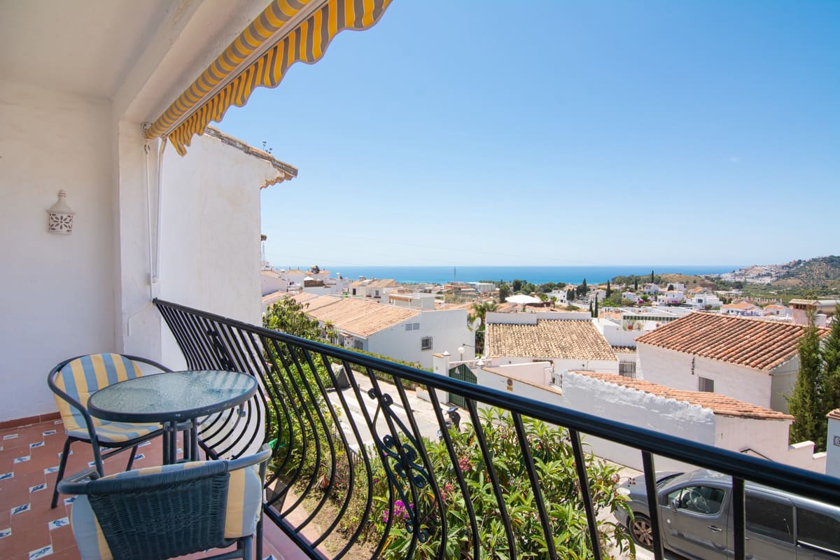 2 soveværelse Byhus til salg i Nerja med swimmingpool - € 365.000 (Ref: 9868287)