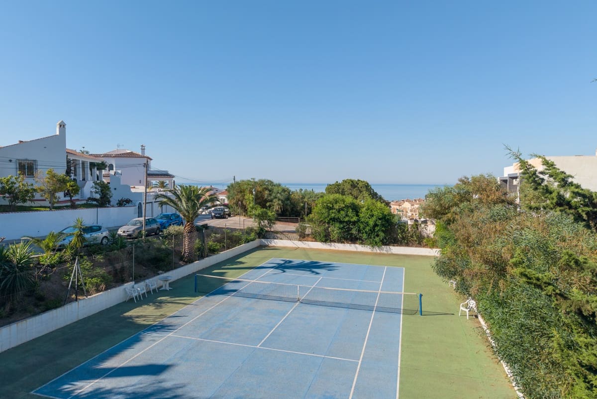2 soveværelse Byhus til salg i Nerja med swimmingpool - € 365.000 (Ref: 9868287)