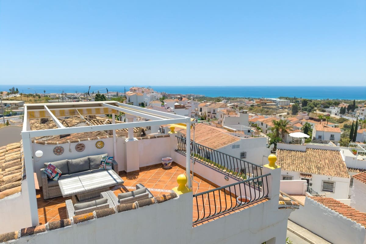 2 soveværelse Byhus til salg i Nerja med swimmingpool - € 365.000 (Ref: 9868287)