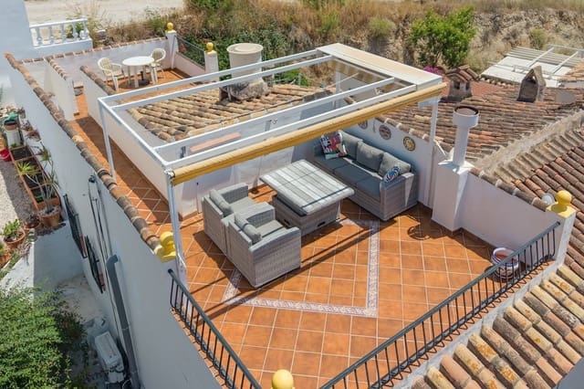 2 soveværelse Byhus til salg i Nerja med swimmingpool - € 365.000 (Ref: 9868287)