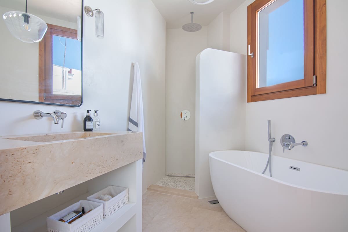 2 bedroom Townhouse for sale in Nerja with pool - € 690,000 (Ref: 9880651)