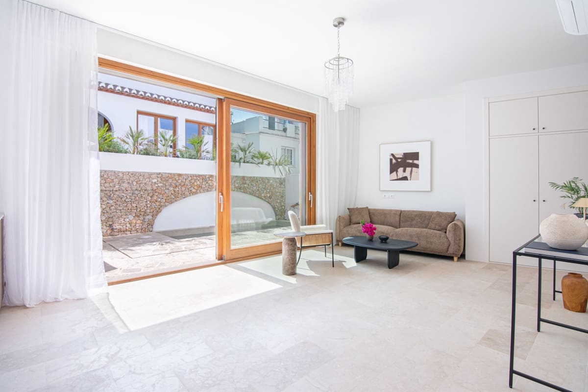 2 bedroom Townhouse for sale in Nerja with pool - € 690,000 (Ref: 9880651)