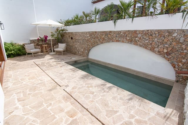 2 soverom Hus til salgs i Nerja med svømmebasseng - € 690 000 (Ref: 9880651)