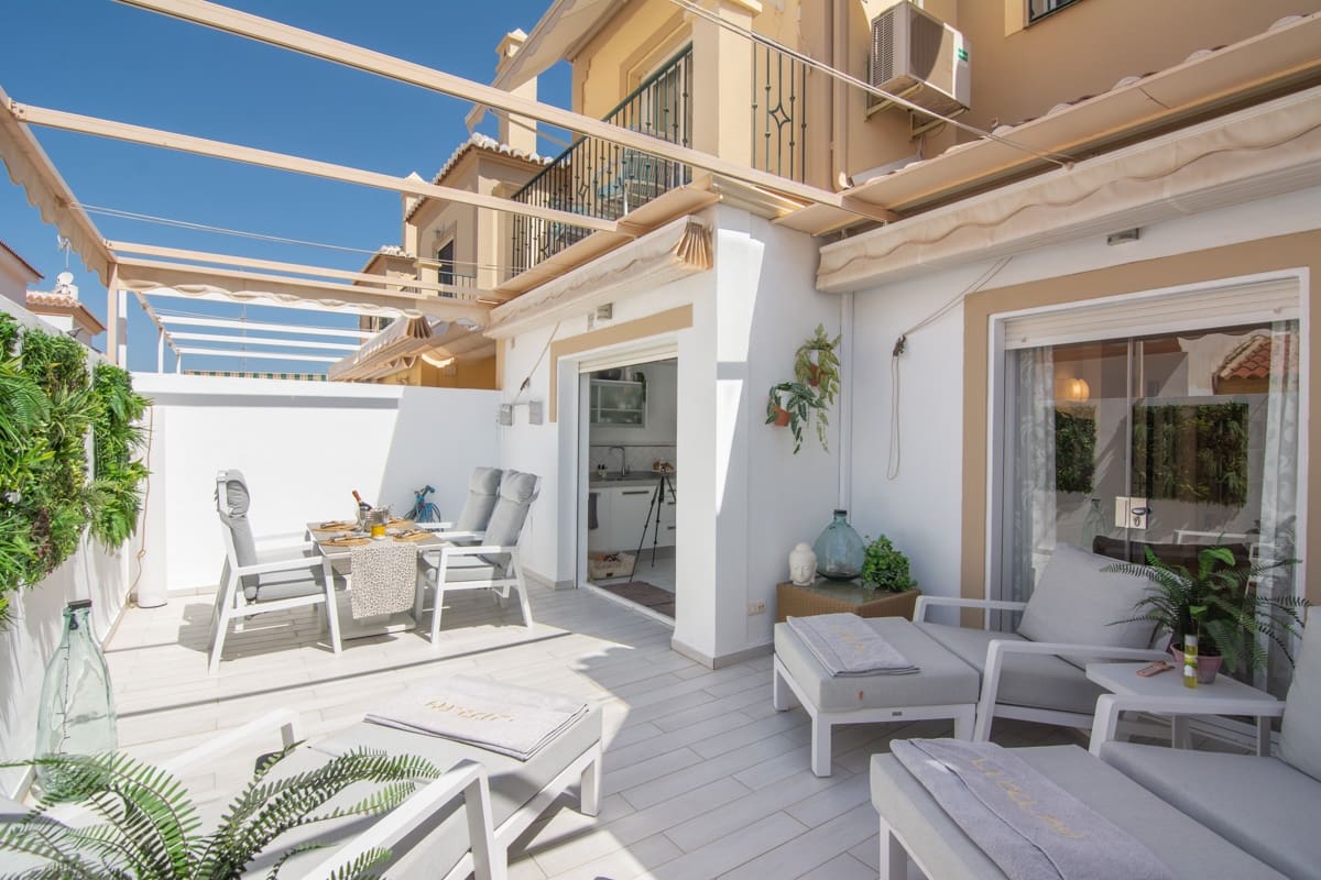 2 Zimmer Haus zu verkaufen in Torrox-Costa mit Pool Garage - 395.000 € (Ref: 9915305)