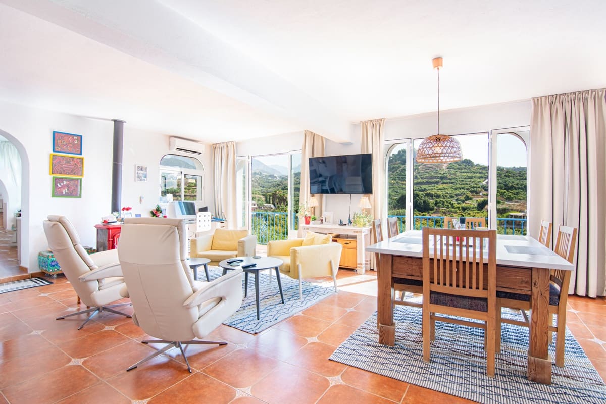 5 chambre Villa/Maison à vendre à Nerja avec piscine - 749 000 € (Ref: 9939483)