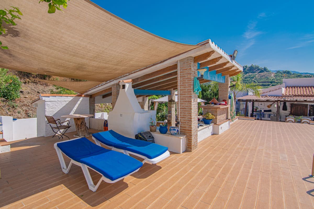5 chambre Villa/Maison à vendre à Nerja avec piscine - 749 000 € (Ref: 9939483)