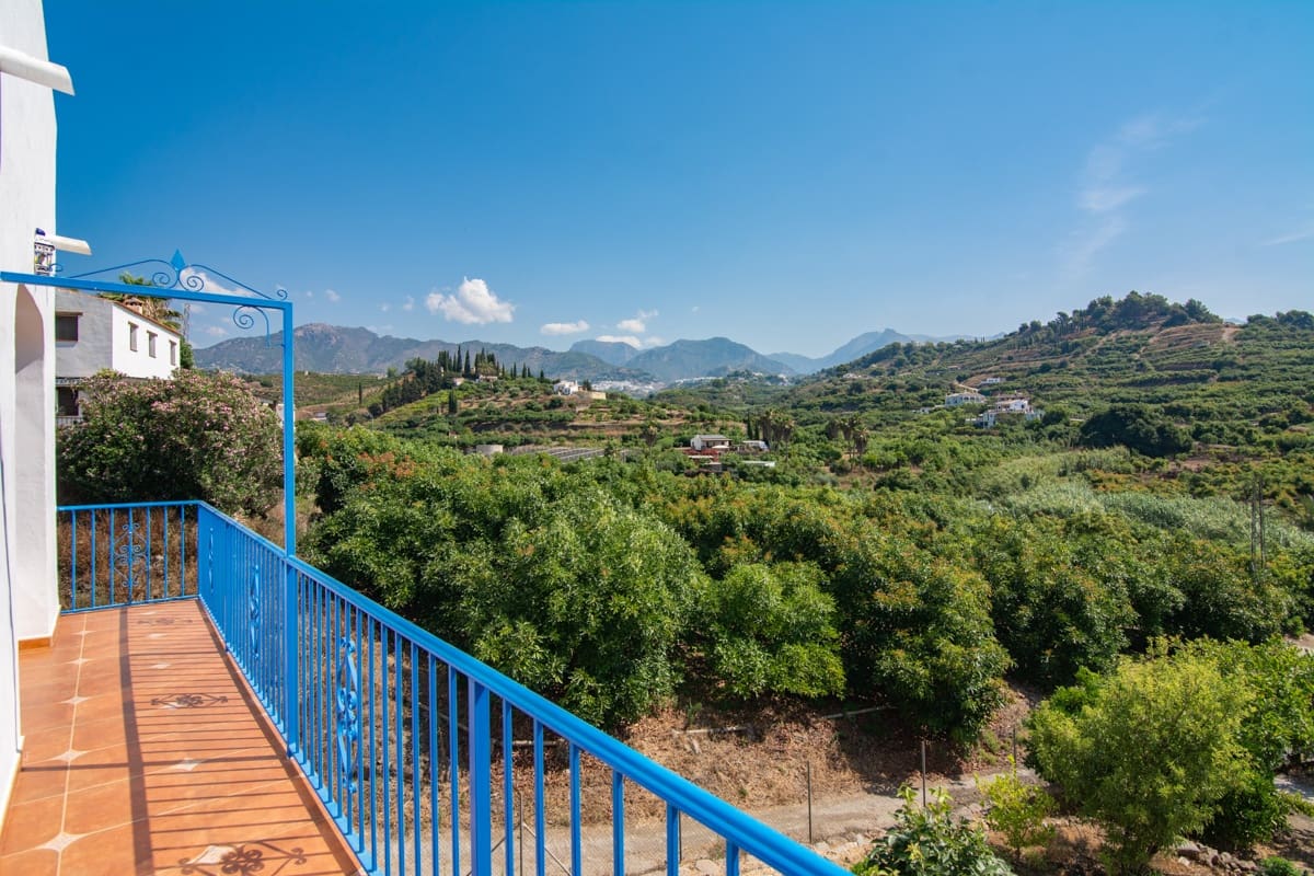 5 chambre Villa/Maison à vendre à Nerja avec piscine - 749 000 € (Ref: 9939483)