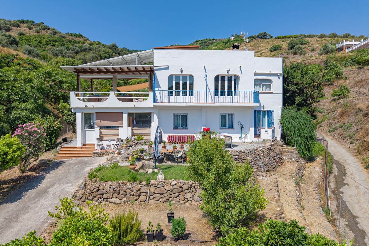 5 chambre Villa/Maison à vendre à Nerja avec piscine - 749 000 € (Ref: 9939483)