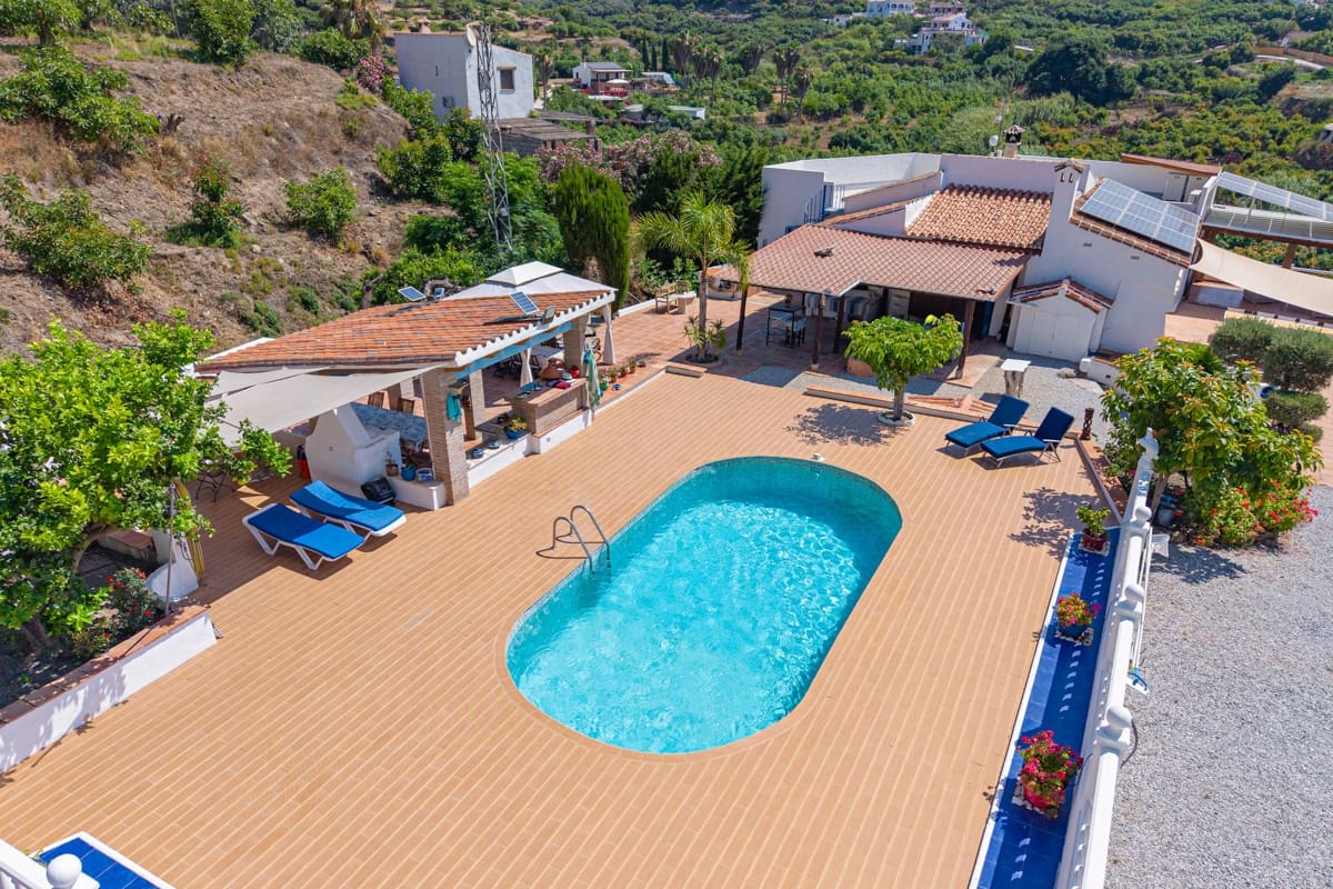 5 chambre Villa/Maison à vendre à Nerja avec piscine - 749 000 € (Ref: 9939483)