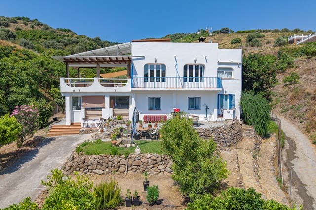 5 quarto Moradia para venda em Nerja com piscina - 749 000 € (Ref: 9939483)