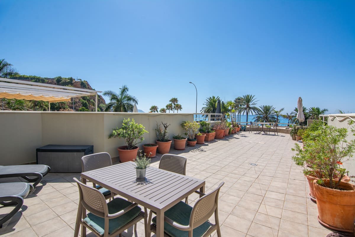1 bedroom Apartment for sale in Nerja with garage - € 525,000 (Ref: 9941783)