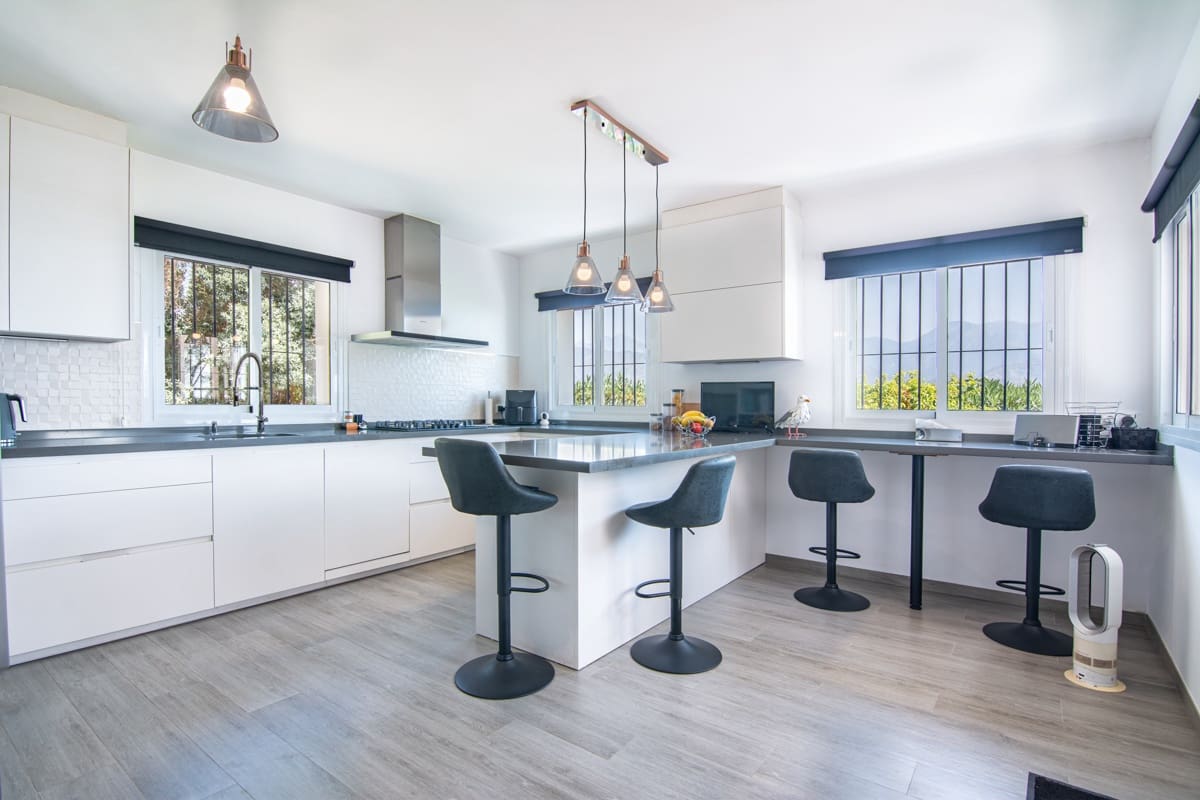 3 slaapkamer Villa te koop in Nerja met zwembad garage - € 695.000 (Ref: 9996688)