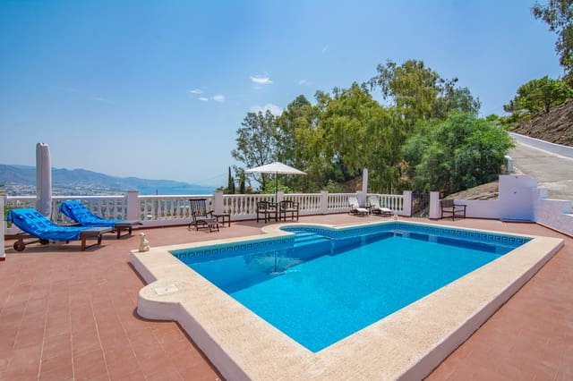 3 slaapkamer Villa te koop in Nerja met zwembad garage - € 695.000 (Ref: 9996688)