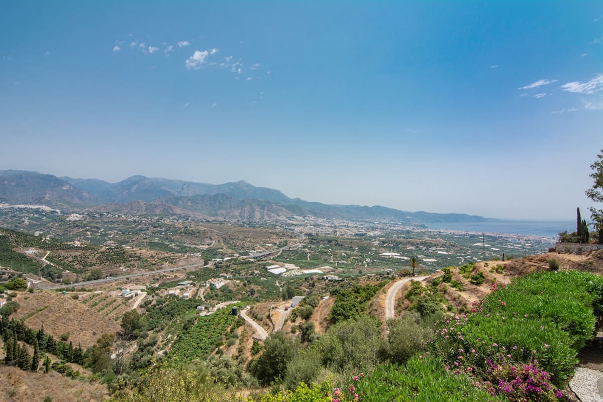 3 slaapkamer Villa te koop in Nerja met zwembad garage - € 695.000 (Ref: 9996688)