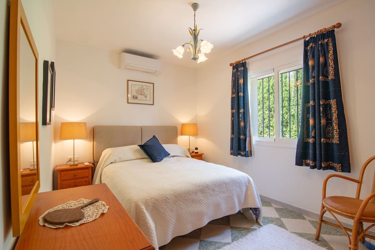 3 slaapkamer Villa te koop in Nerja met zwembad garage - € 695.000 (Ref: 9996688)